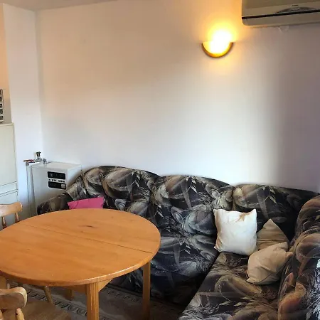 Apartment Moblierte 2 Zi-whg, Zentral Und Doch Ruhig